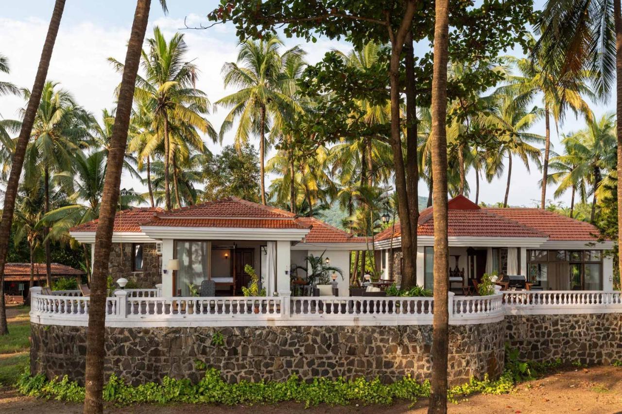 Casa Del Mer By Stayvista - Nearby Beach With, Sea-View Rooms & Coconut Farm Алибаг Экстерьер фото