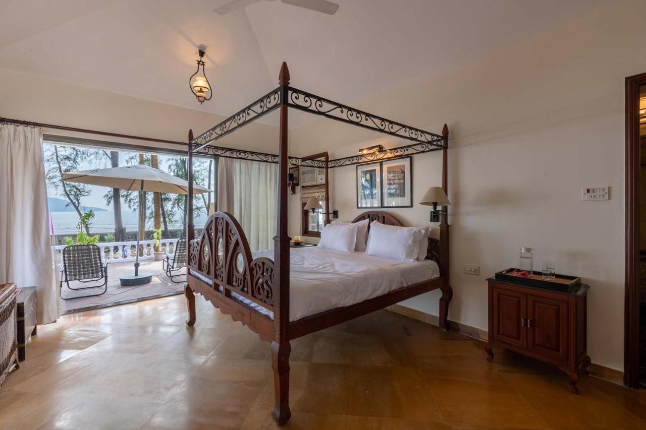 Casa Del Mer By Stayvista - Nearby Beach With, Sea-View Rooms & Coconut Farm Алибаг Экстерьер фото