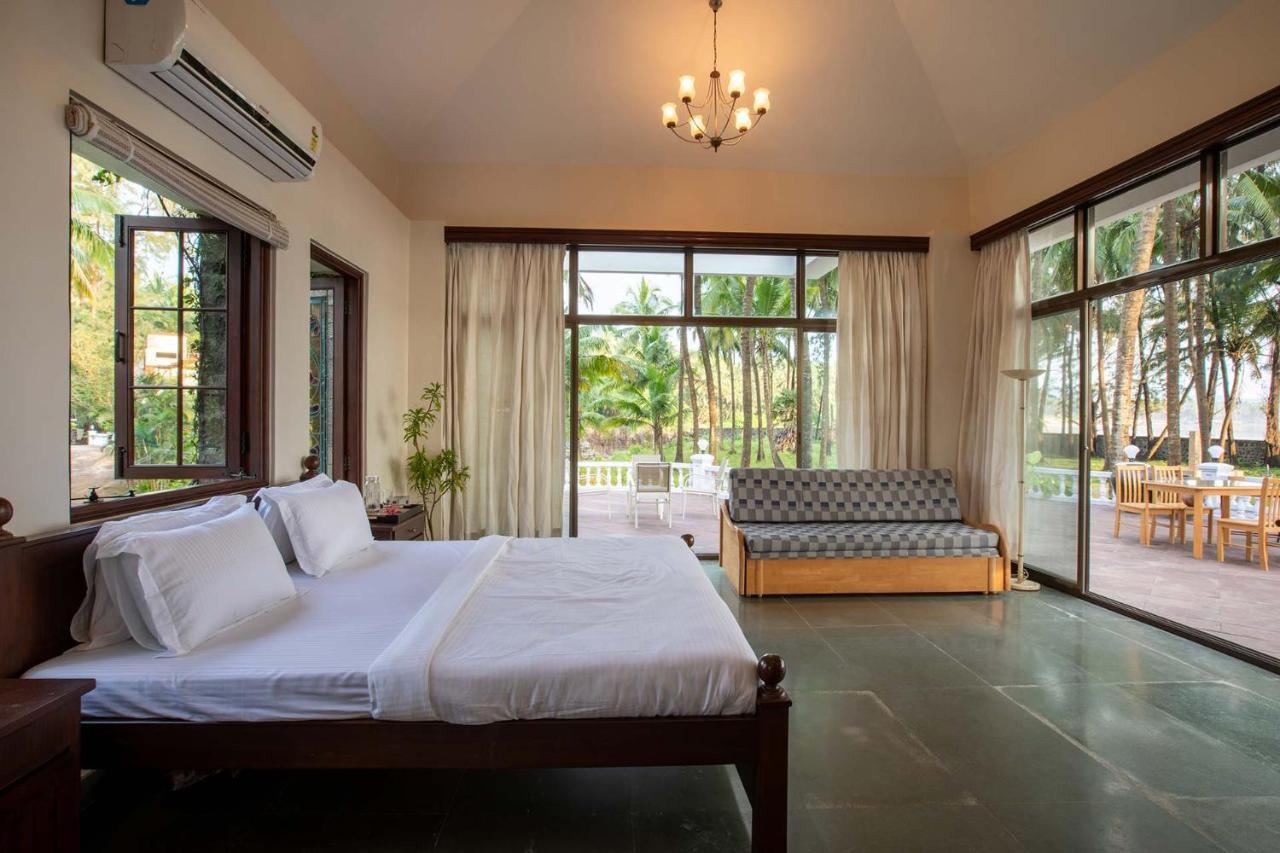 Casa Del Mer By Stayvista - Nearby Beach With, Sea-View Rooms & Coconut Farm Алибаг Экстерьер фото