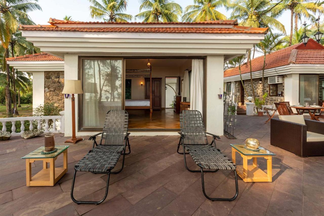 Casa Del Mer By Stayvista - Nearby Beach With, Sea-View Rooms & Coconut Farm Алибаг Экстерьер фото