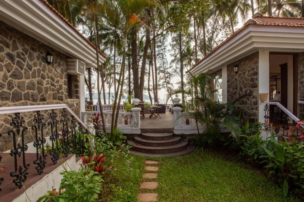 Casa Del Mer By Stayvista - Nearby Beach With, Sea-View Rooms & Coconut Farm Алибаг Экстерьер фото