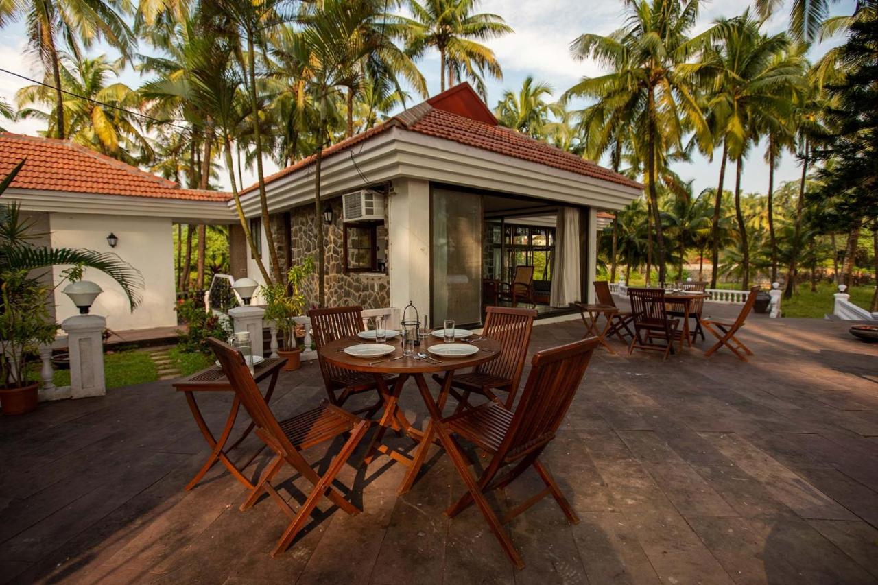 Casa Del Mer By Stayvista - Nearby Beach With, Sea-View Rooms & Coconut Farm Алибаг Экстерьер фото