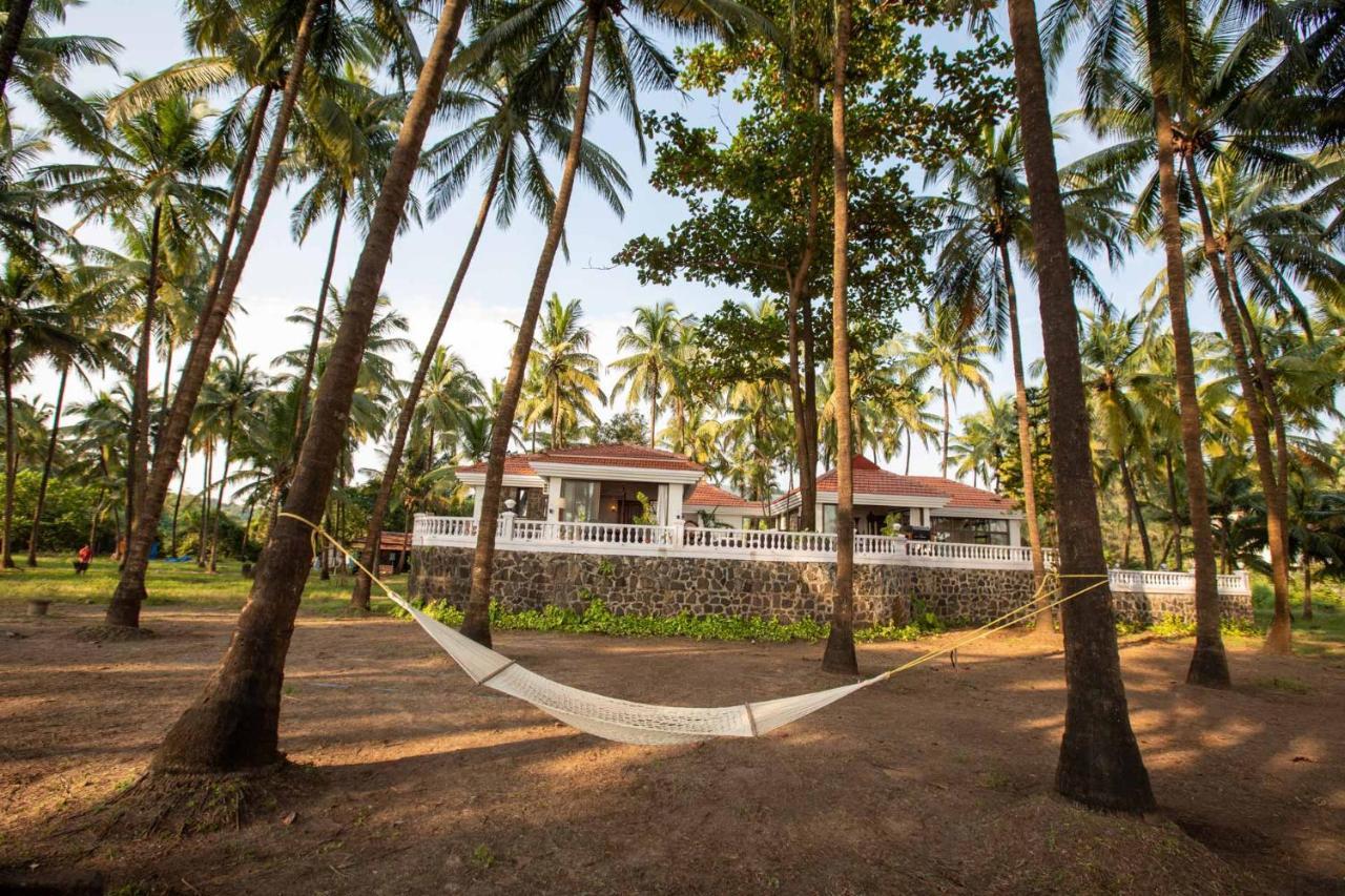 Casa Del Mer By Stayvista - Nearby Beach With, Sea-View Rooms & Coconut Farm Алибаг Экстерьер фото